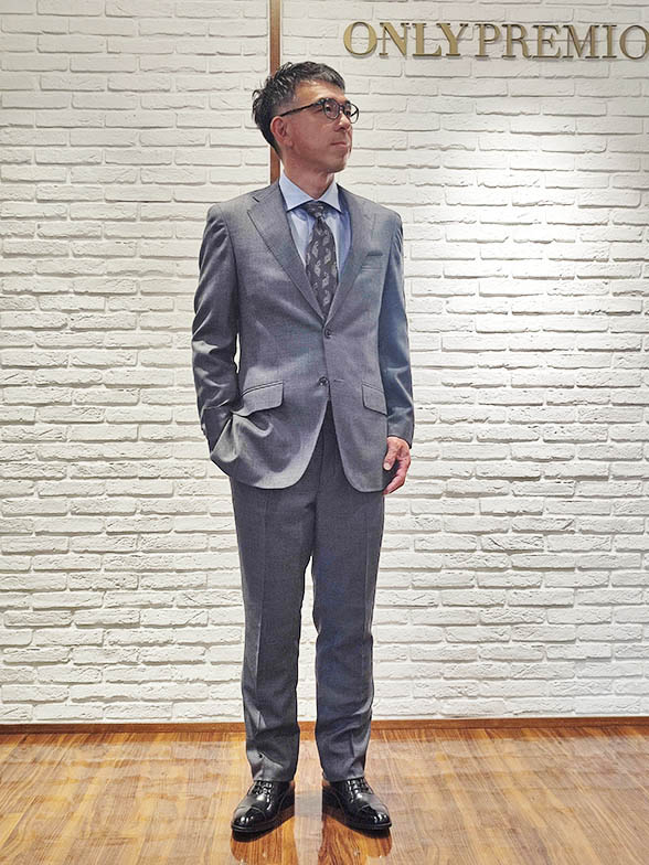 オーダーだからこそ作りたいグレースーツ