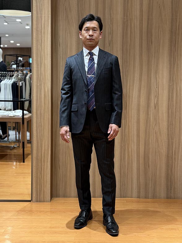 クラシックが際立つチョークストライプスーツ