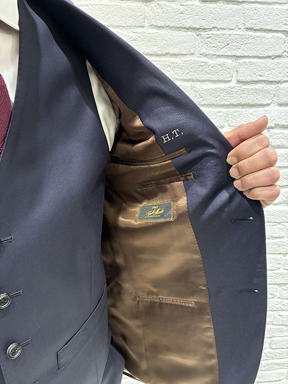 大人の雰囲気漂うブラウン裏地