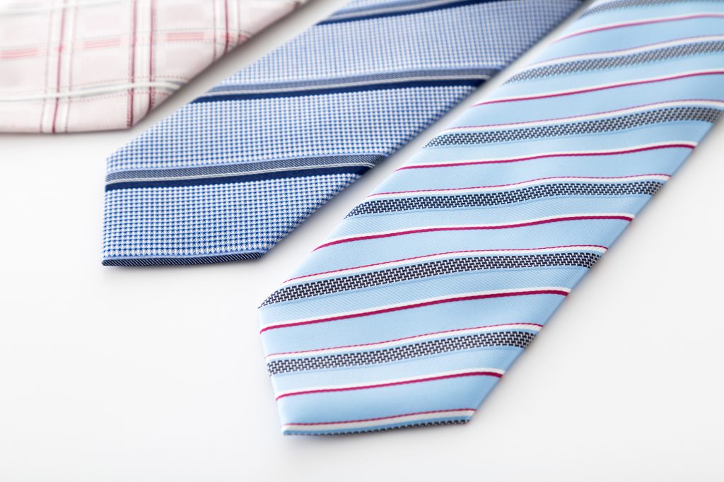 どう選ぶ ネクタイの素材とその特徴まとめ オーダースーツのonly