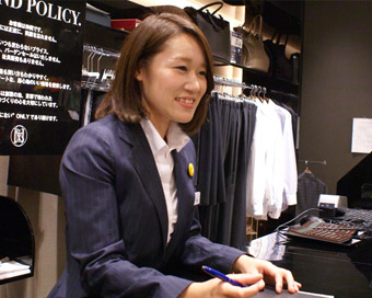 ONLY新宿マルイアネックス店スタッフ3