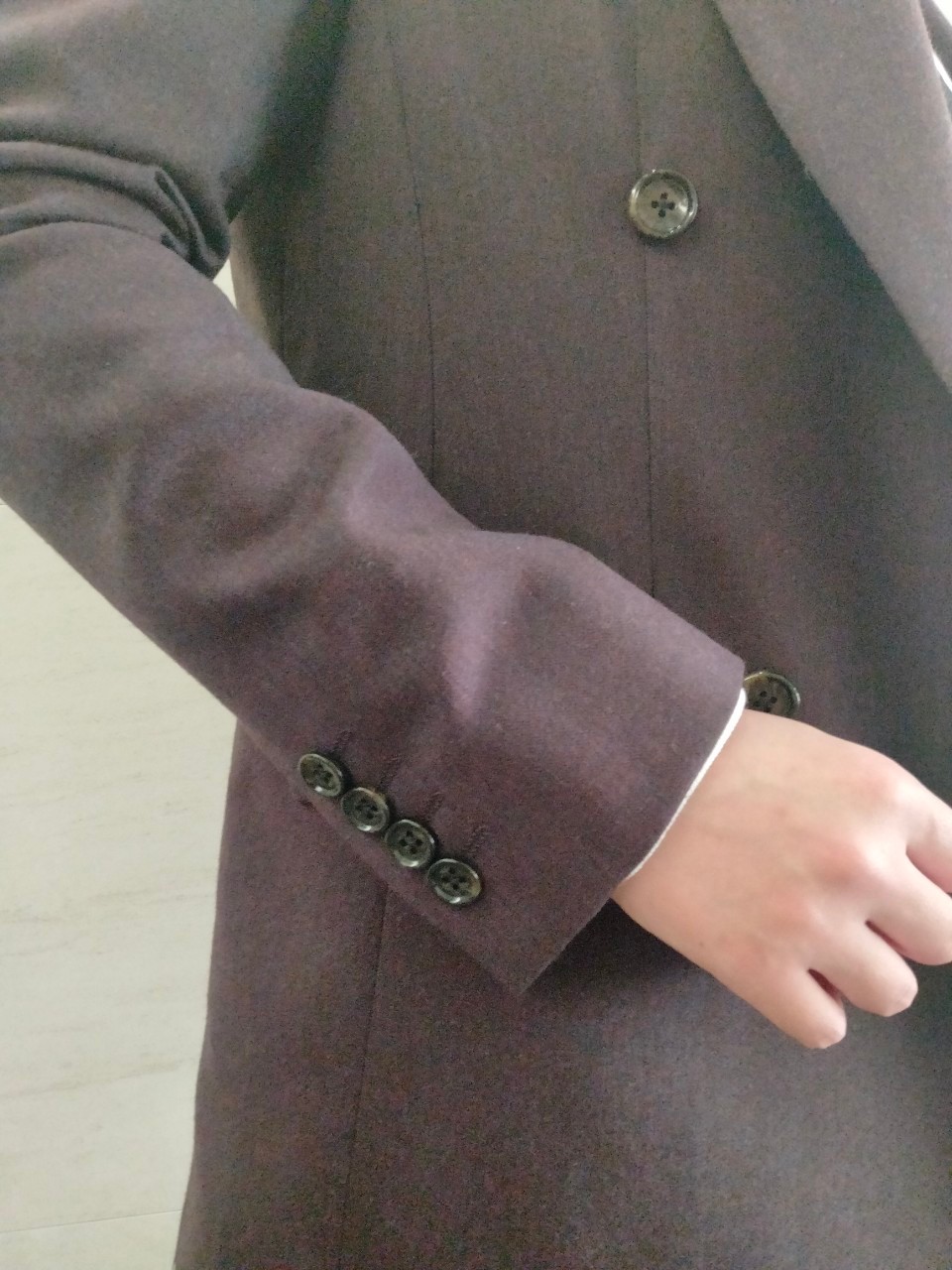 鮮やかなブラウンが入荷早々大人気✨4釦スーツのご紹介】ONLY
