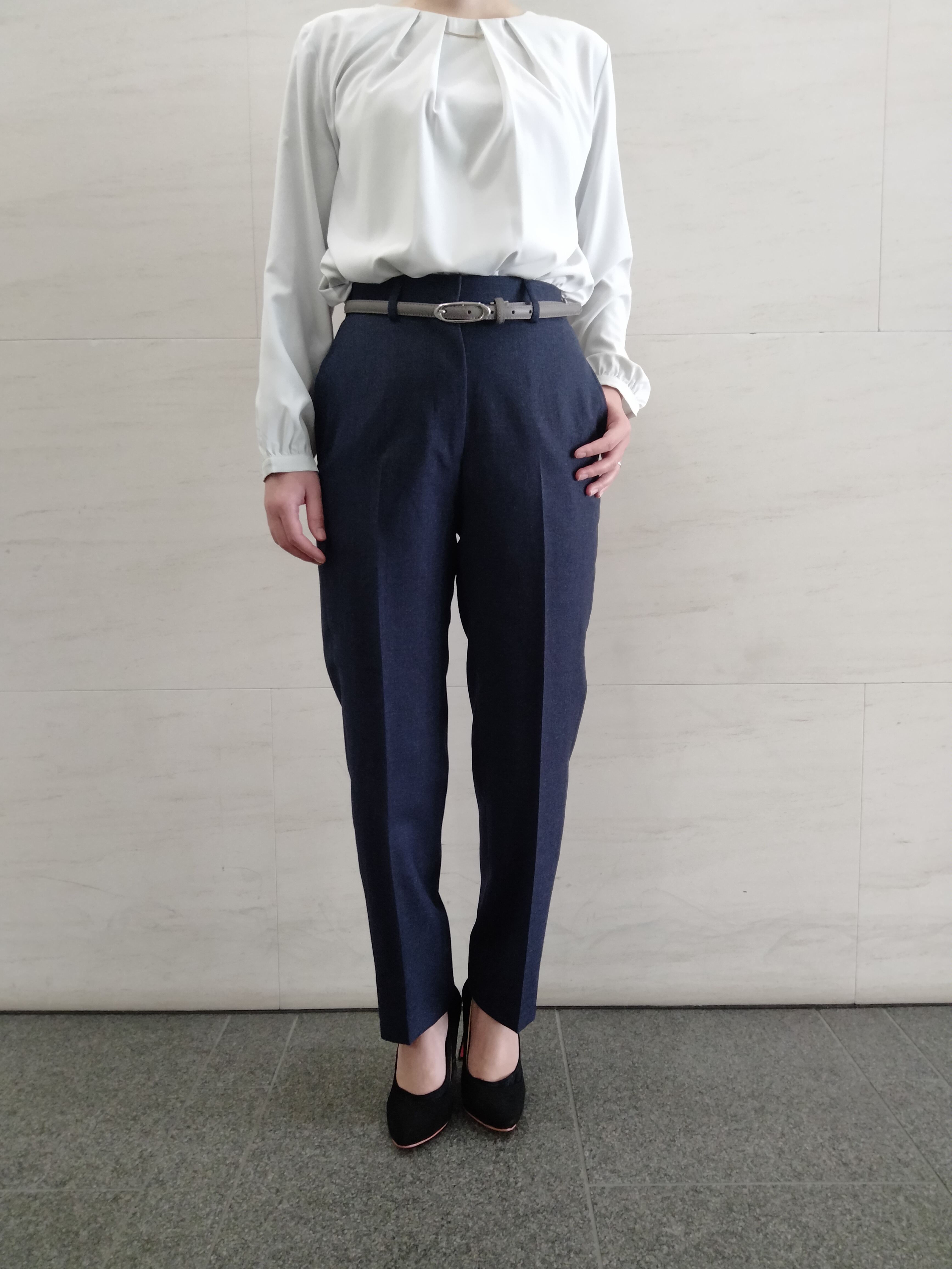 美品 クレージュ ブラックスーツ プレミアムスタイリッシュスーツ【御幸毛織】【made in Japan