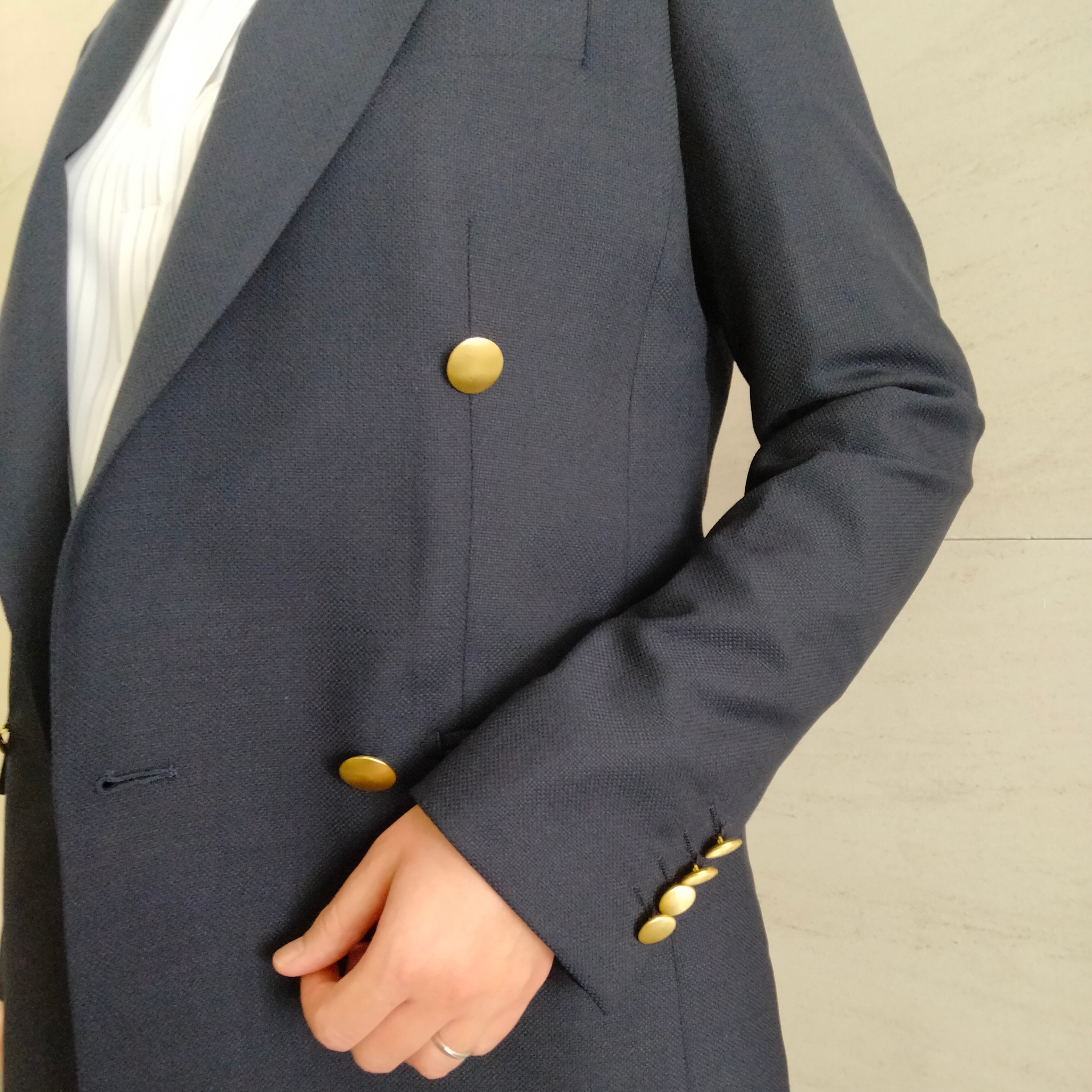 【ゴールド４釦✨ネイビーセットアップスーツのご紹介】ONLY WOMEN烏丸店