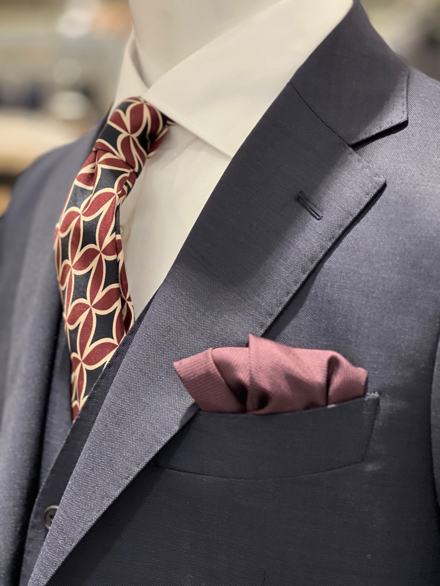 【セレモニーにも！おすすめスリーピーススーツのご紹介✨】ONLYさっぽろ東急