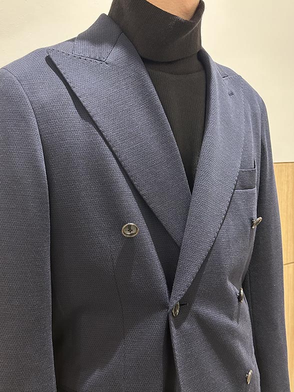 シックに決まる冬の定番コーデ