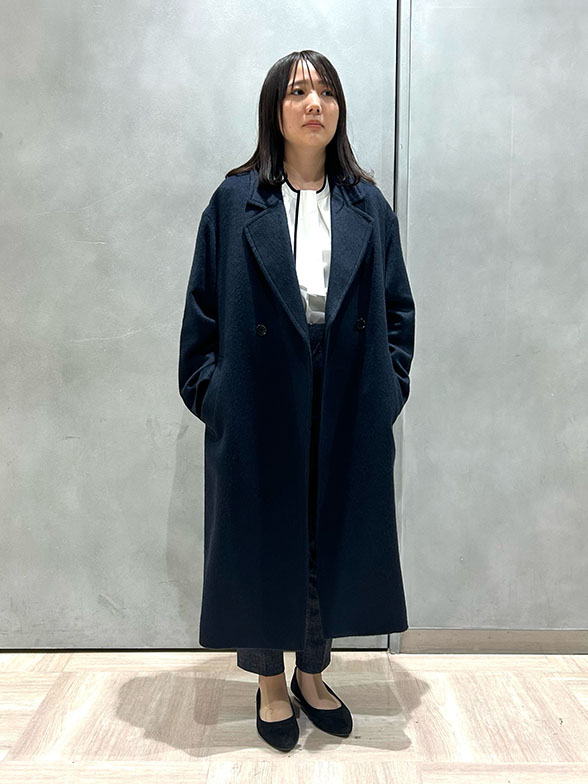 白インナーで爽やかさをプラス