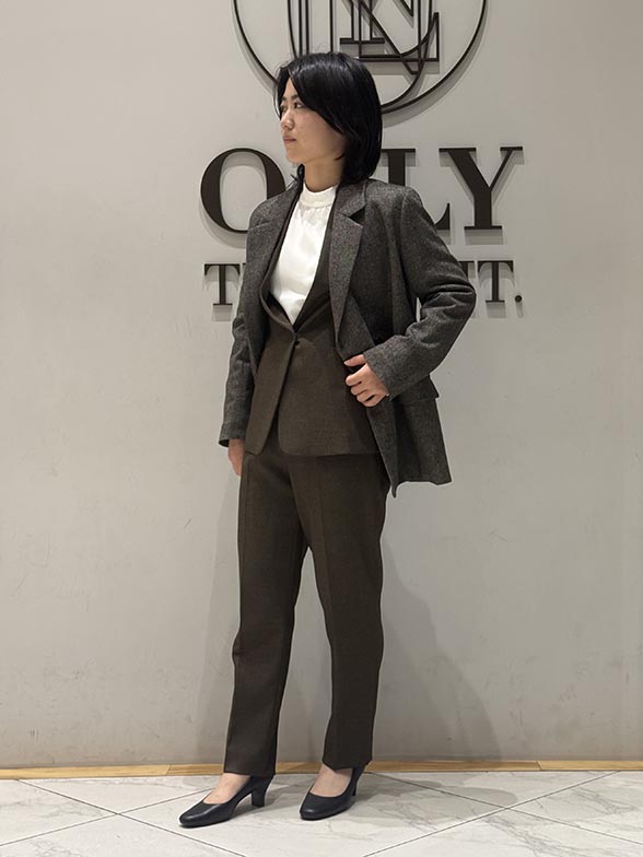 羽織るだけで大人のこなれ感