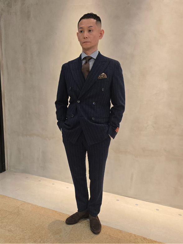 初めてのダブルブレストも挑戦しやすい上品さ