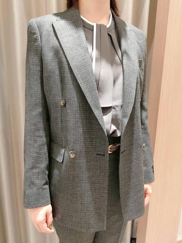 きちんと感と遊び心を両立した一着