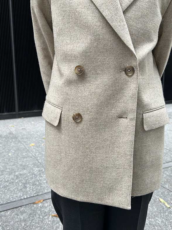 品よく整う冬のジャコットスタイル