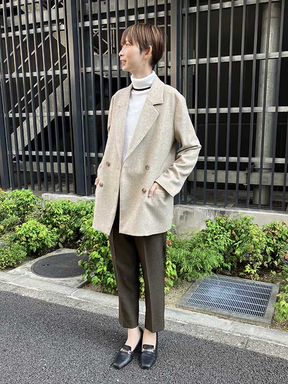 シルエットで魅せるベーシック