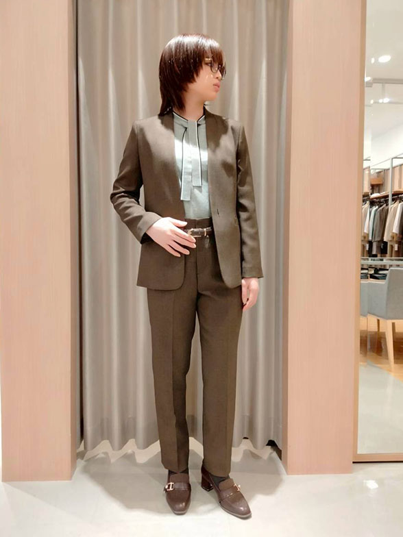 すっきり見えを叶えるブラウンスタイル