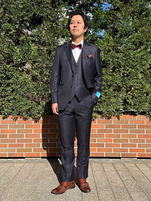 蝶ネクタイで華やかさを添えたコーデ