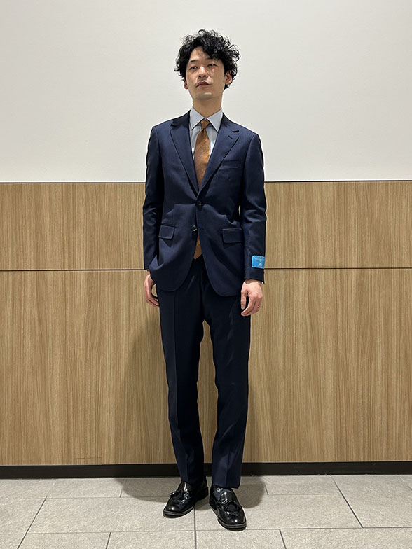 上品な光沢の名品スーツ