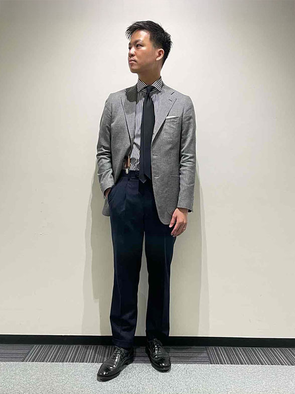 スーツも単品も自在に着回す