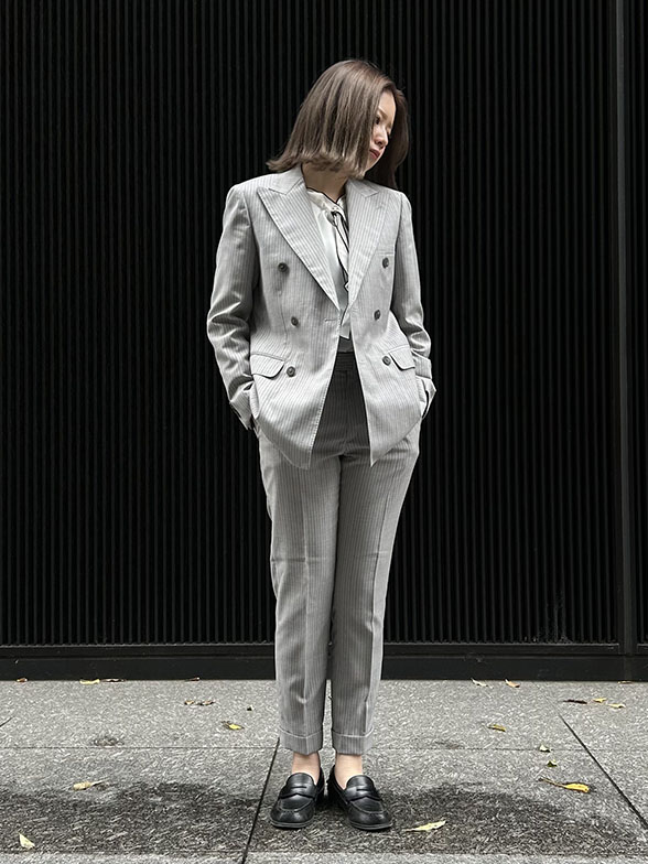 洗練ダブルブレストスーツ