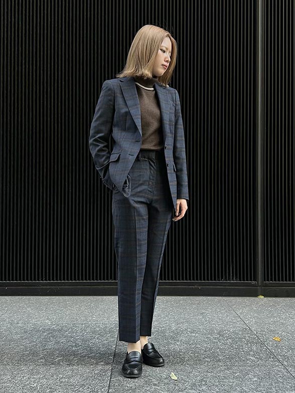 チェックを品よく楽しむ大人配色