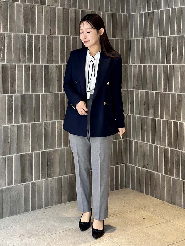 きちんと華やぐ好印象オフィススタイル