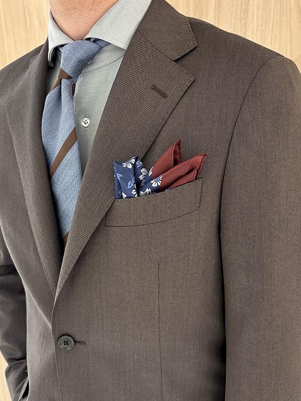 品よく映える春の淡色スタイル