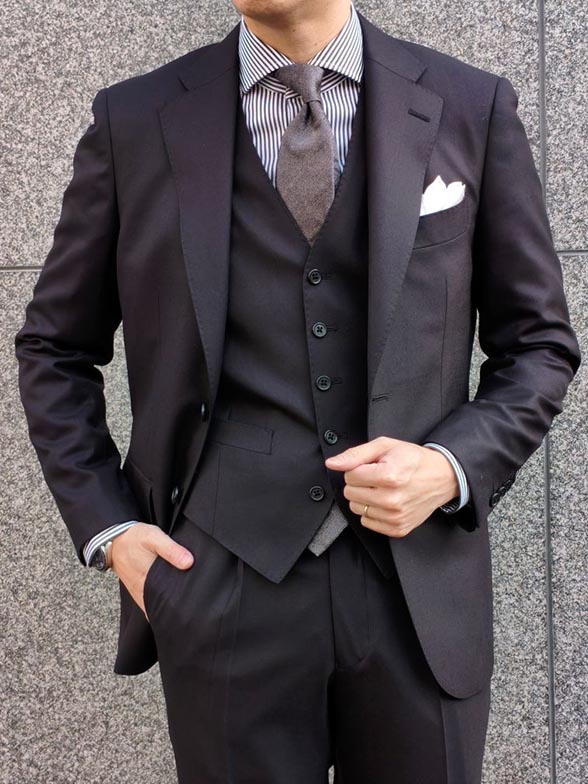 艶感が特徴的な1着