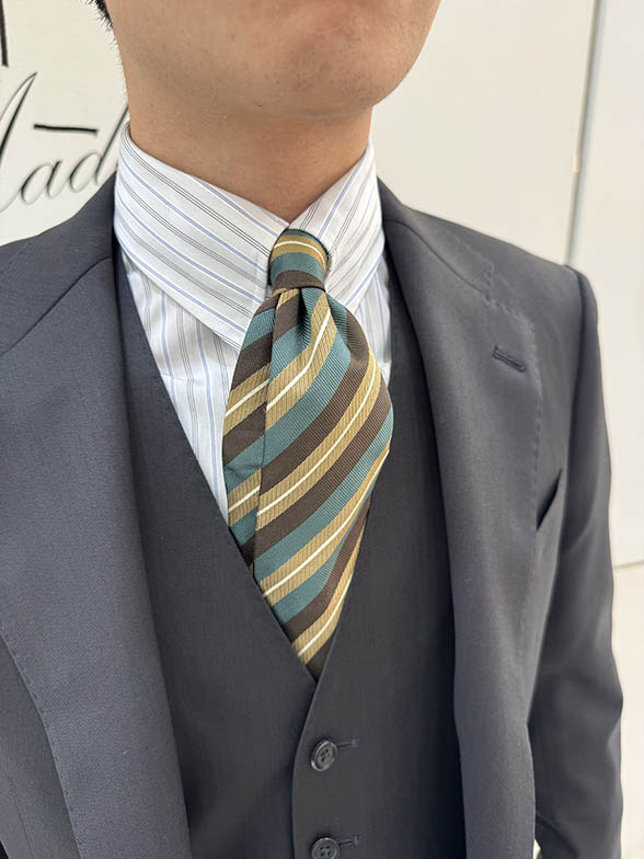 軽やかさで選ぶ大人グレー