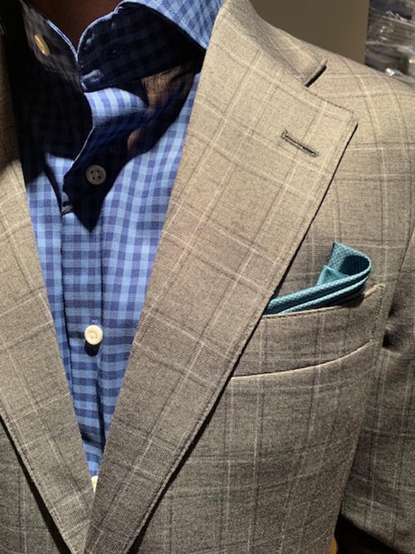 伸びやかに動ける洗練グレー