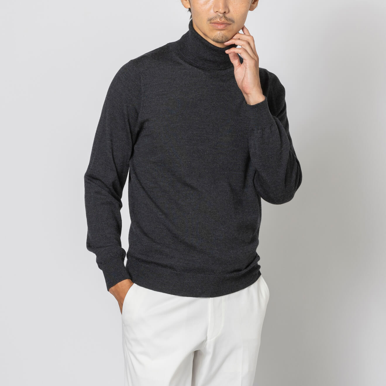 イタリア製 / タートルネックニット チャコール