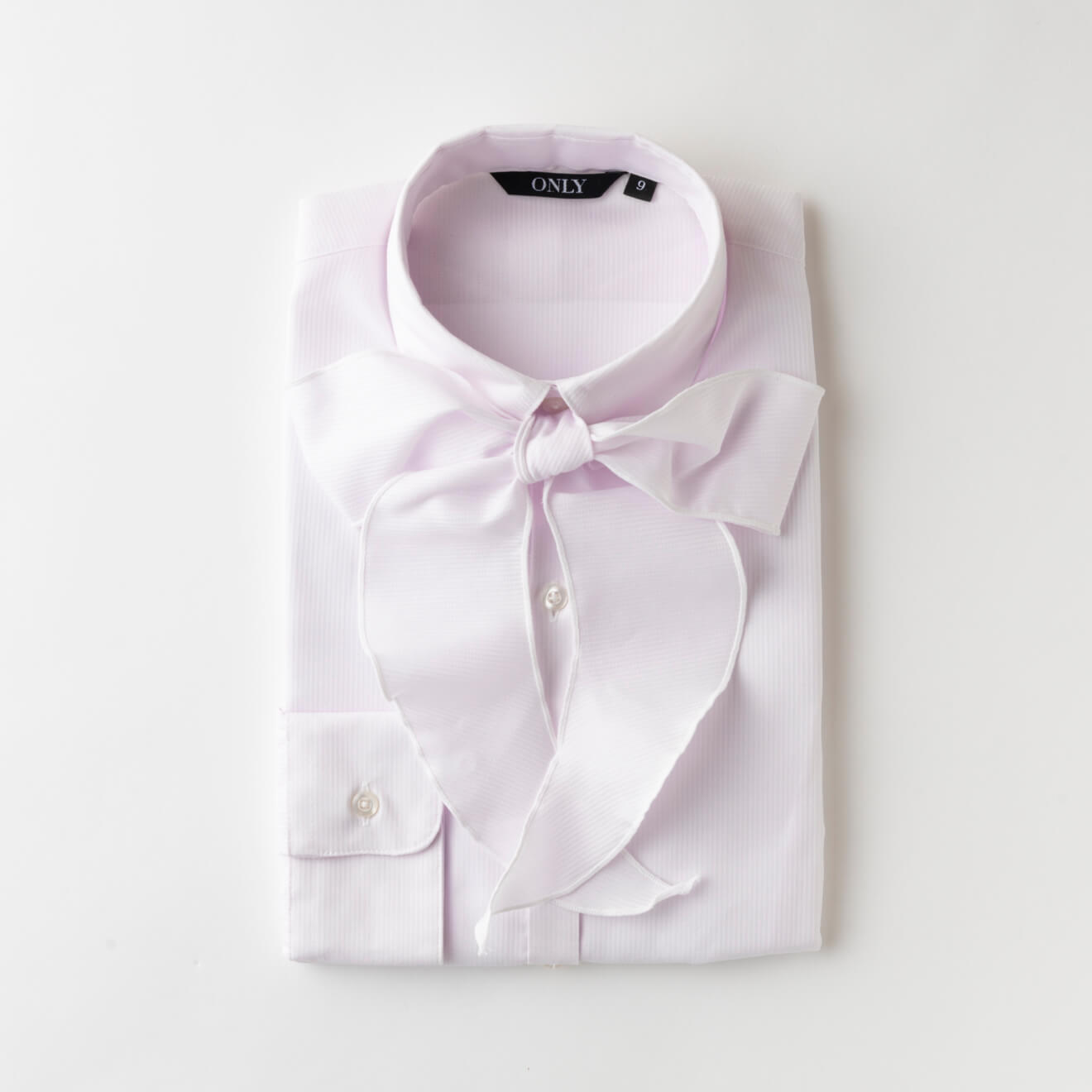 EASY CARE / ピンクレギュラーカラーボウタイ付きシャツ