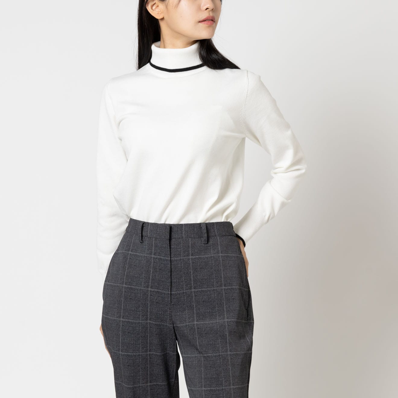 タートルネックニット ホワイト