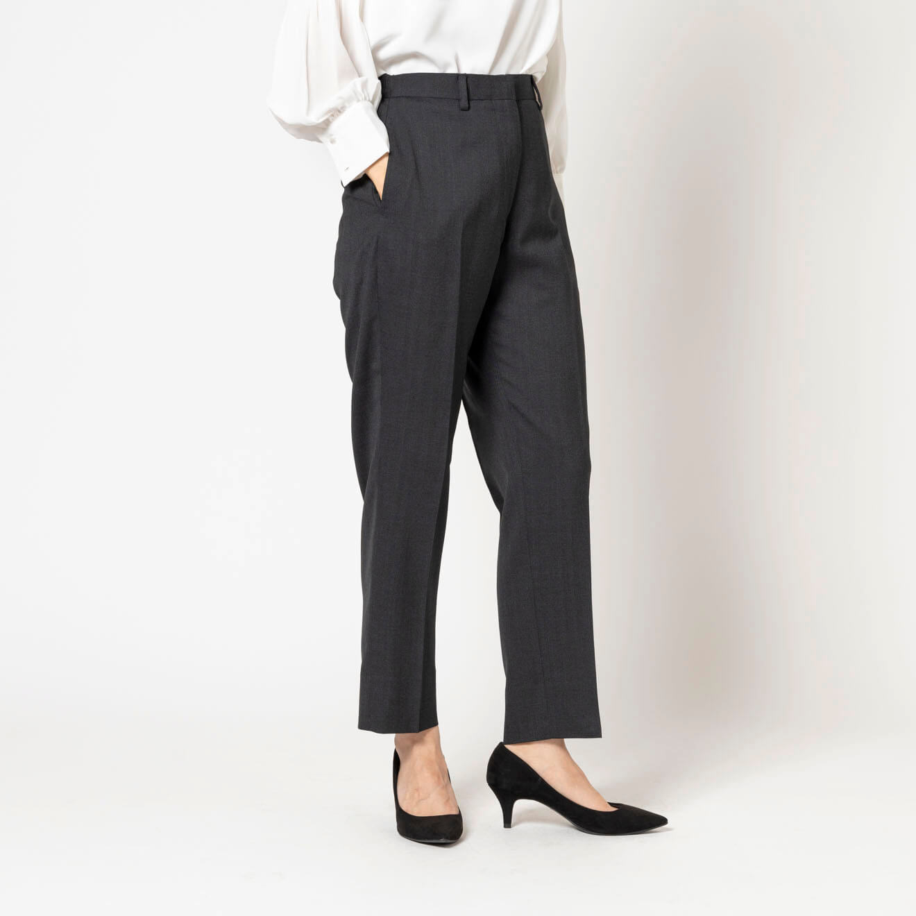 オリベイラ社 クロップドパンツ チャコールグレー