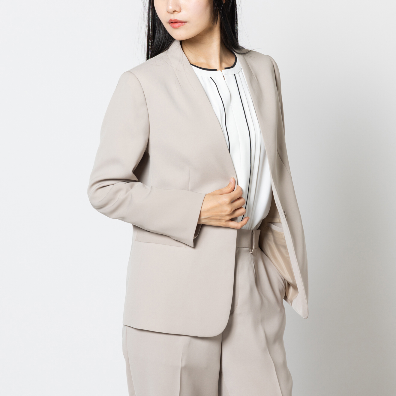 ノーカラーストレッチジャケット ベージュ無地