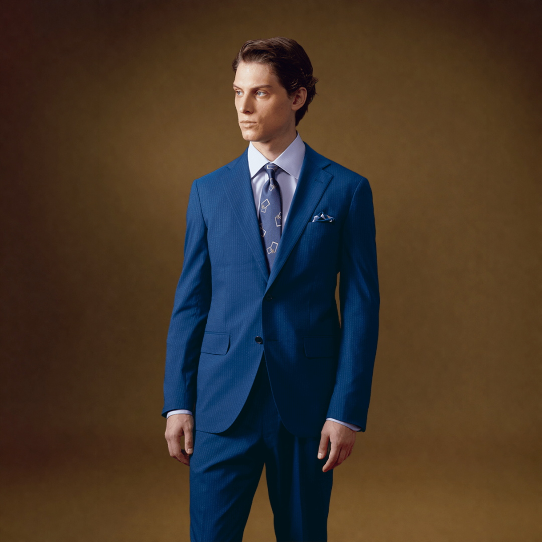 通気性に優れ、シワにもなりにくい伊カノニコ社のスーツ