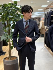 【大人のネイビースーツスタイル】ONLYさっぽろ東急店